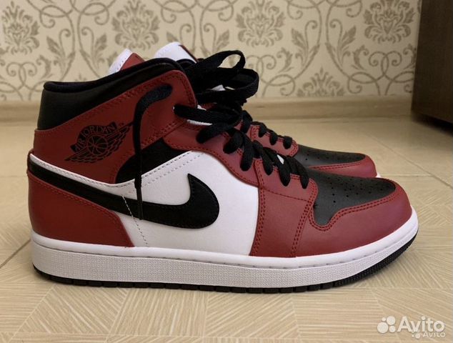 Nike Air Jordan 1 Chicago Black Toe 9.5 US42 RU Nike Air Jordan 1 Chicago Black Toe 9.5 US42 RU