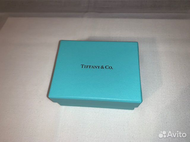 Коробочка Tiffany и бархатный футляр. Оригинал Коробочка Tiffany и бархатный футляр. Оригинал