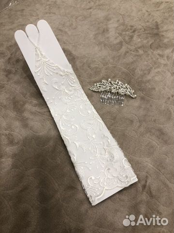 Свадебные перчатки и заколка для волос