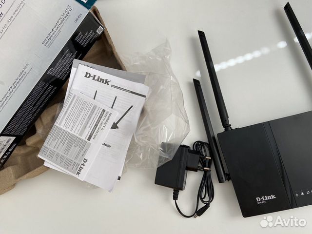 Маршрутизатор D-Link DIR 825 Маршрутизатор D-Link DIR 825