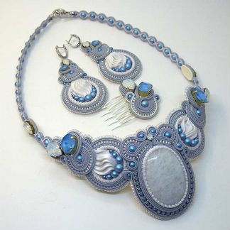 Изысканный комплект украшений Серьги+колье+гребень