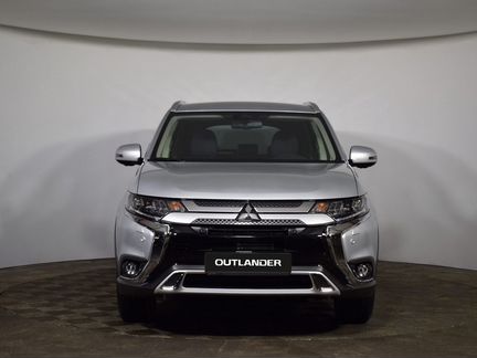 Mitsubishi Outlander 2.0 CVT, 2020