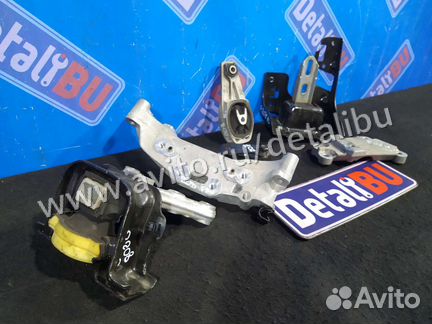 Подушка опора двигателя Peugeot 208 1.2