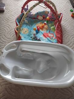 Детский игровой коврик, игрушки и ванночка бесплат