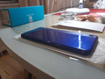 Телефон honor 8а