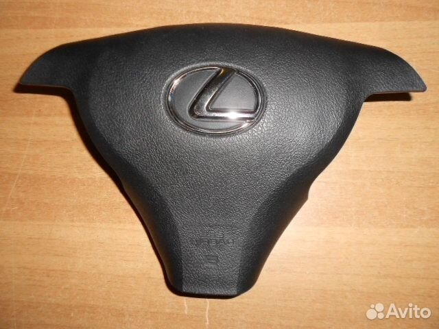 Крышка подушки безопасности водителя на Lexus GS