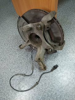 Поворотный кулак Рено Дастер правый