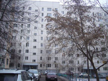 2-к. квартира, 52 м², 9/10 эт.