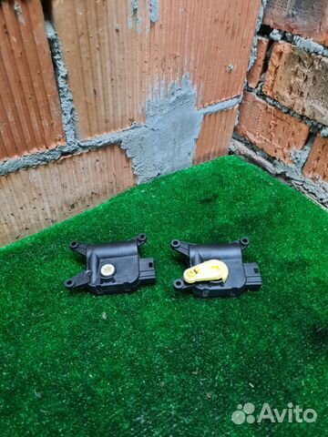 Моторчик заслонки отопителя Skoda Octavia A5