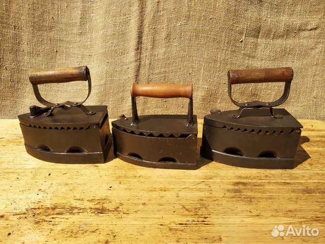 Старинные угольные утюги