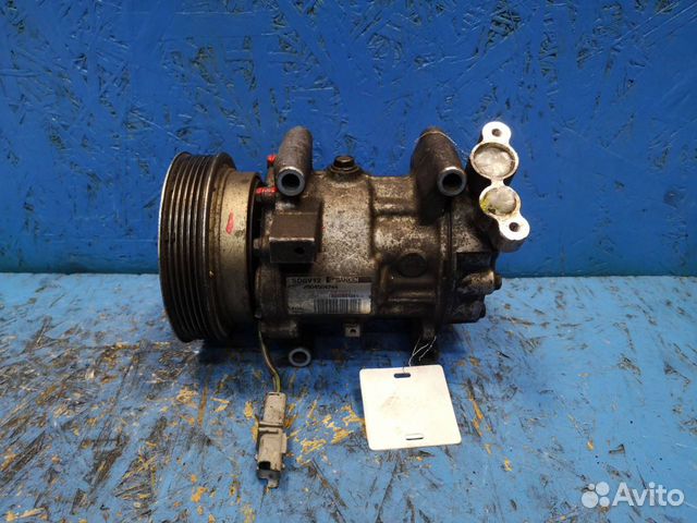 Компрессор кондиционера Nissan Note E11 8200651251