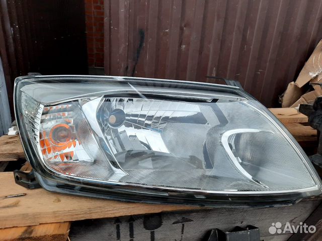 Фары на гранту оригиналы купить в Шали | Авито