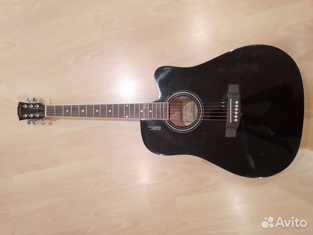 Акустическая гитара 