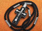 Деревяный крест с шелковым гайтаном и серебряными