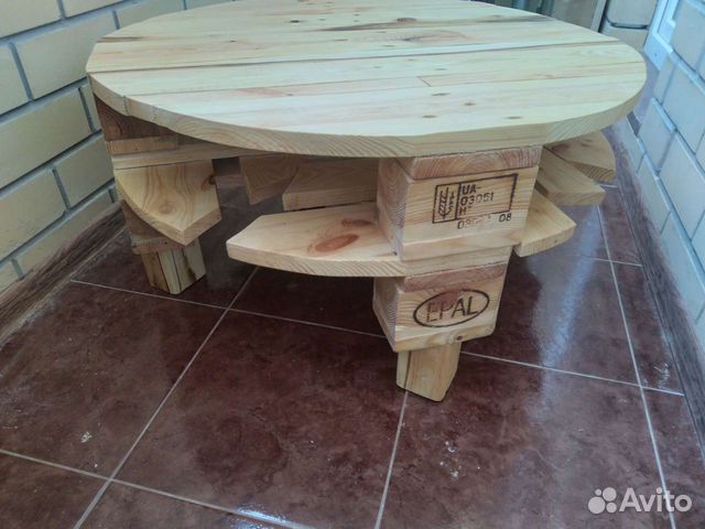 Продаётся журнальный столик