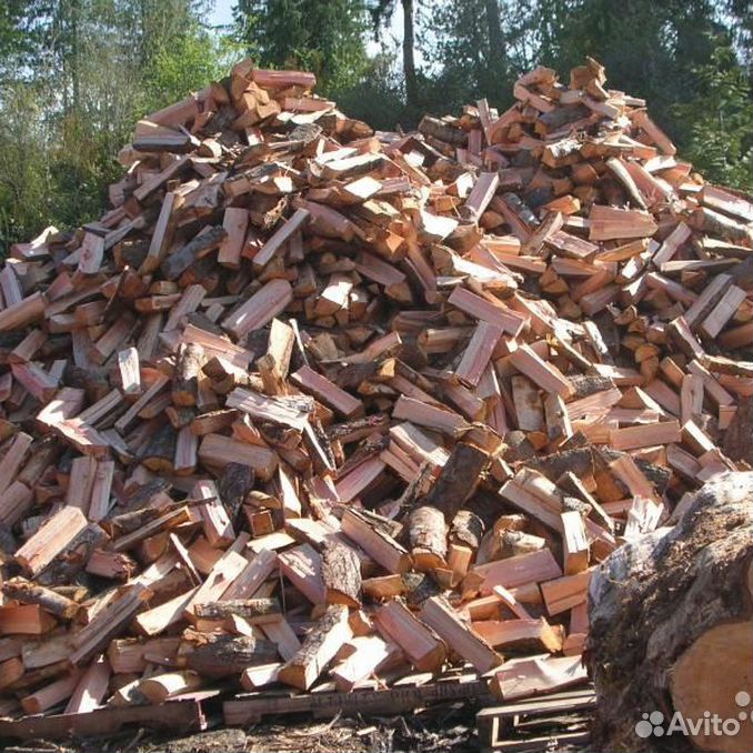 Кучка дров. Дрова. Бывшие дрова. Дрова. Бывшие дрова.