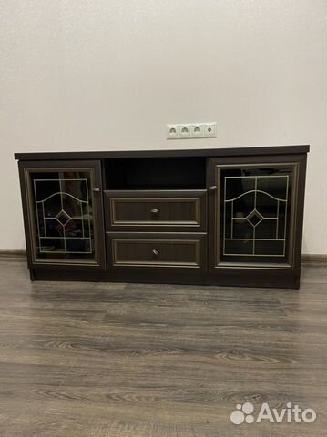 Тумба под телевизор из массива