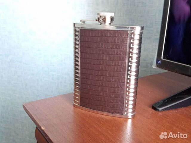 Новая фляга со стаканчиком