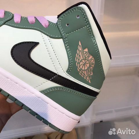 Оригинальные Air Jordan 1 Mid wmns 