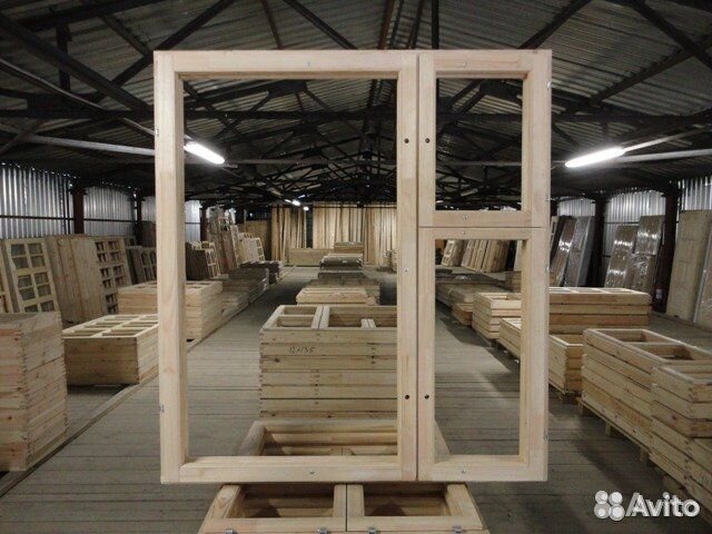 Деревянное окно