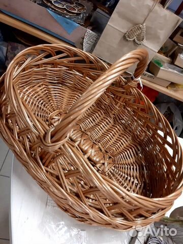 Корзина плетеная из лозы пасхальная