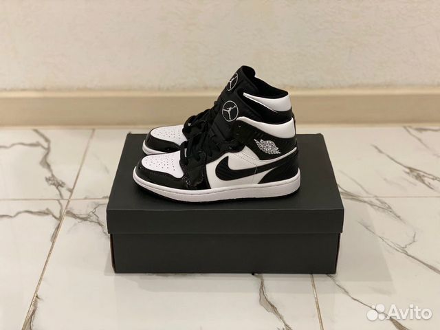 Кроссовки Nike Air Jordan 1