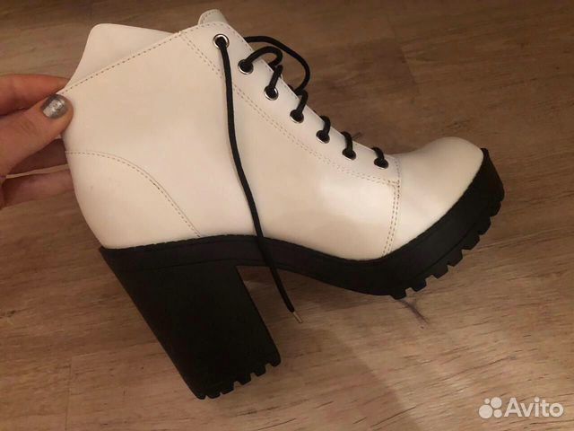 Ботинки на каблуке Челси ботильоны h&m dr martens