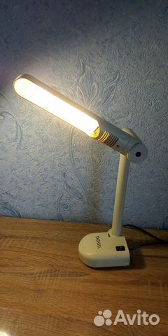 Настольная лампа