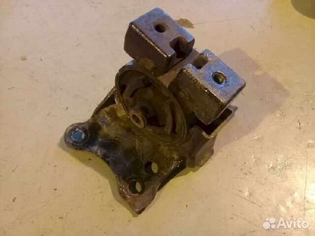 Опора двигателя (подушка двс) передняя левая 11220