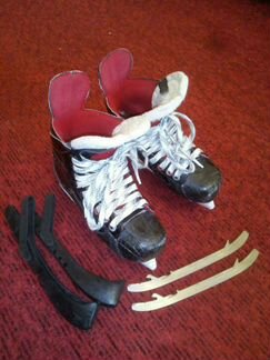 Коньки хоккейные