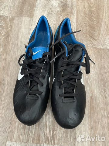 Футбольные бутсы