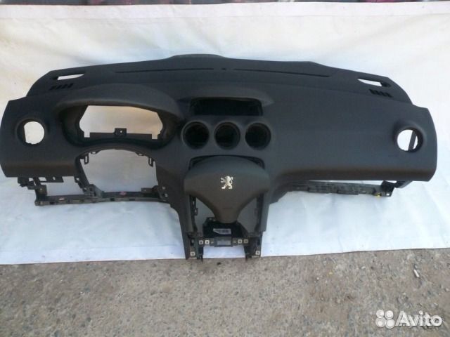 как снять торпеду пежо 308