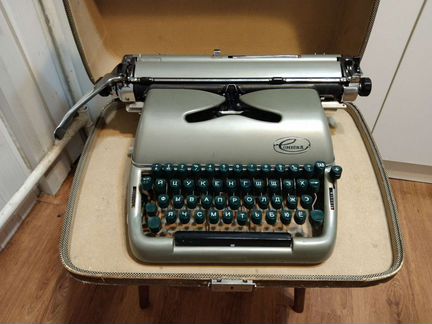 Печатно пишущая машинка Groma Combina