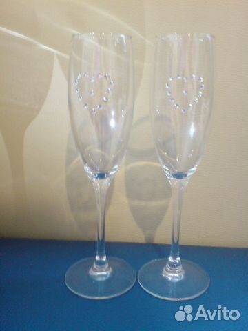 Пара бокалов на свадьбу