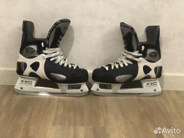 Хоккейные коньки CCM Tacks 1152 Sr 9,5D