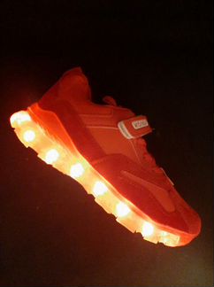 Кроссовки с подсветкой