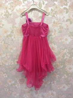 Платье темно-розового цвета на 6-7 лет