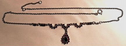 Гранатовое колье