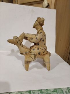 Статуэтка глиняная 