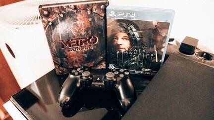 Sony PS4 PRO 1TB + 2 диска