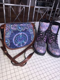 Дизайнерские ботинки и сумка с символом хиппи