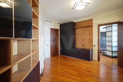 4-к квартира, 180 м², 6/9 эт.
