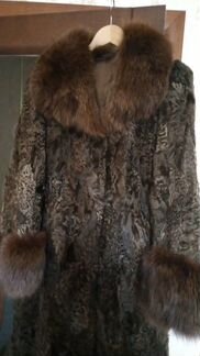 Шуба из каракульчи для бизнес-леди