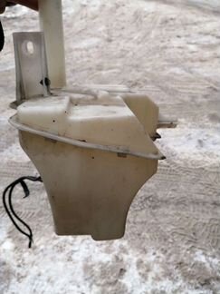 Бачок омывателя лобового стекла