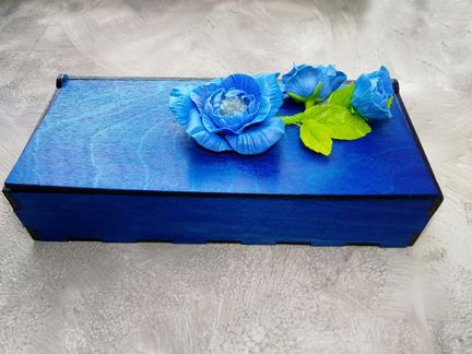 Купюрница с друзой кварца и цветами