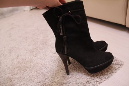 Замшевые полусапожки (ботильоны) Karen Millen