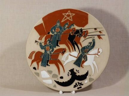 Антикварная тарелка