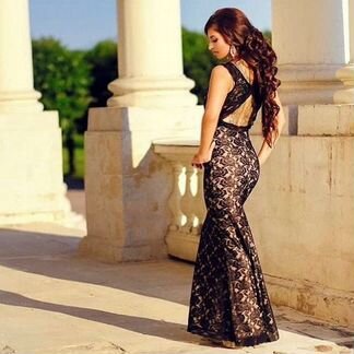 Длинное чёрное кружевное платье