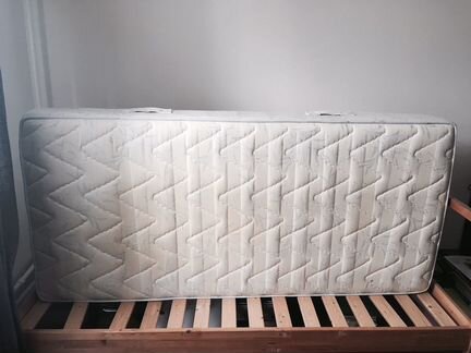 Матрас из натуральной шерсти и кровать IKEA 90х200