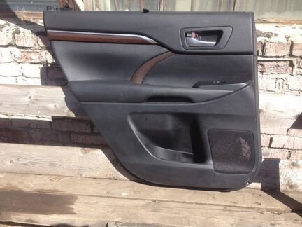 Обшивка задней левой двери тойота хайлендер